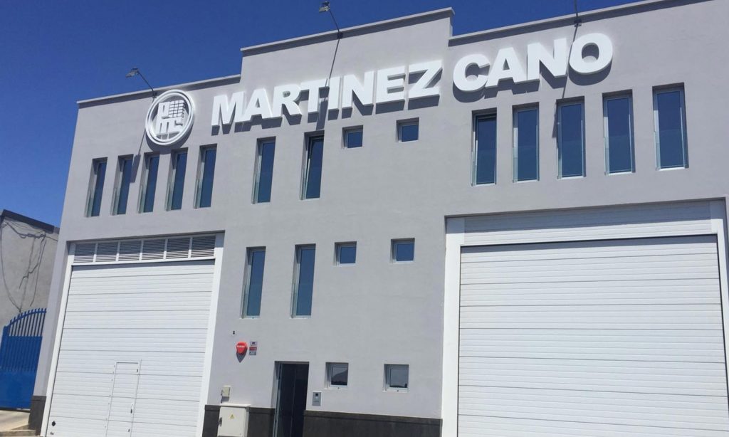 Rótulo Martinez Cano -PVC Blanco